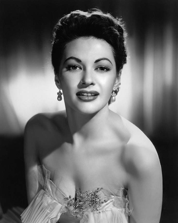 Nude yvonne dicarlo Yvonne DeCarlo: