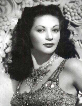 yvonnedecarlo3.jpg