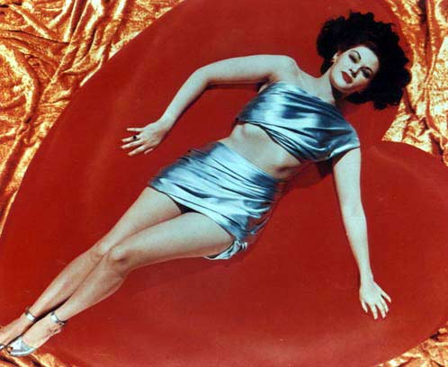 yvonnedecarlo7.jpg