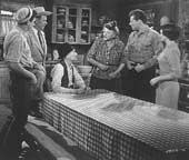 Marjorie Main, Gloria Talbott, John Smith, and Parker Fennelly